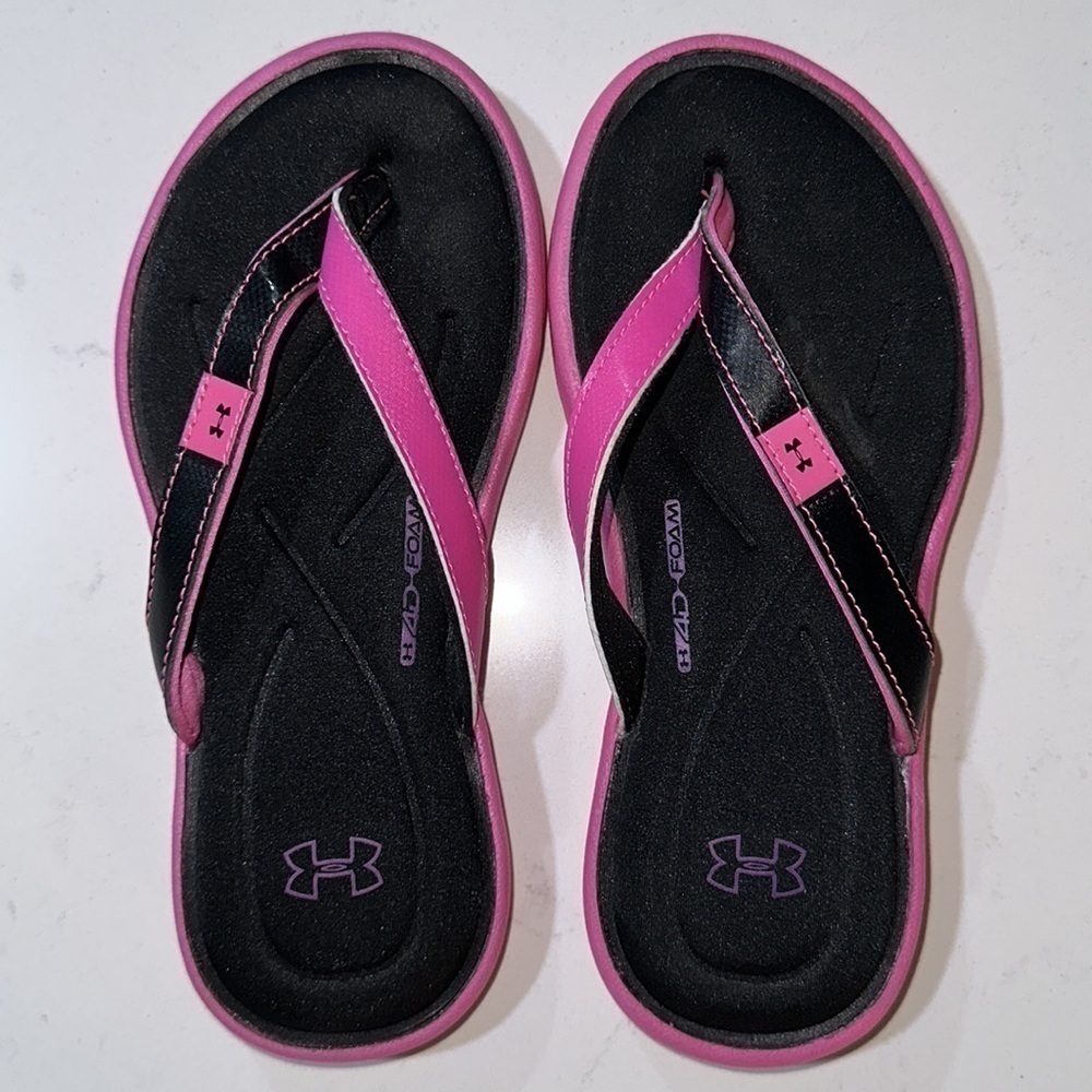 Under Armour Flip Flops Size 2 Youth